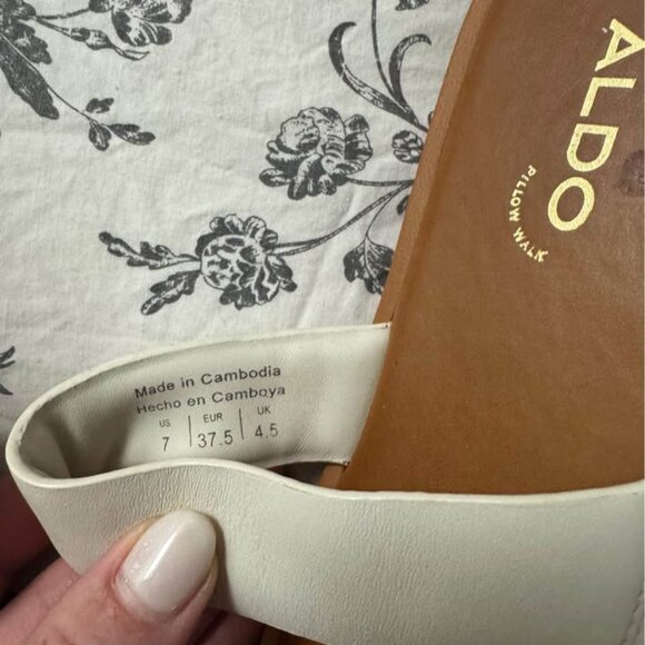 Aldo Sandals - Picture 2 of 2
